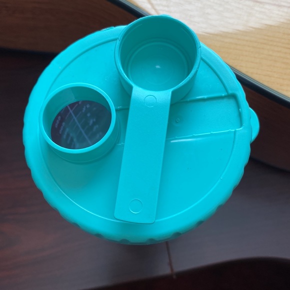 The Pampered Chef Kitchen Pampered Chef Pancake Shaker Bottle